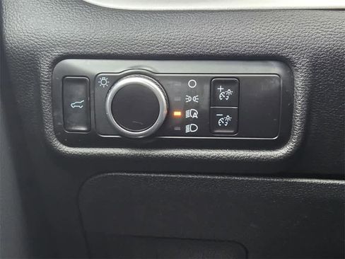 Used 2023 Ford Explorer XLT image 20