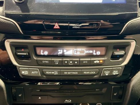 Used 2021 Honda Pilot Touring image 14