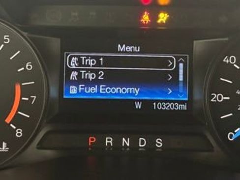 Used 2019 Ford Explorer XLT image 26