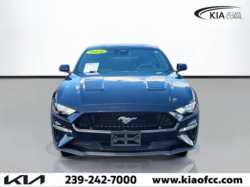 Used 2021 Ford Mustang GT RWD image 2