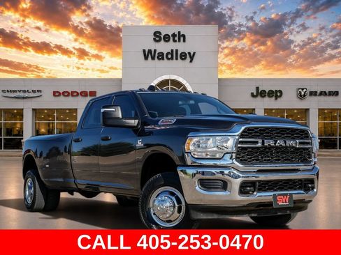 Used 2024 RAM 3500 Tradesman w/ Chrome Appearance Group AWD/4WD image 1
