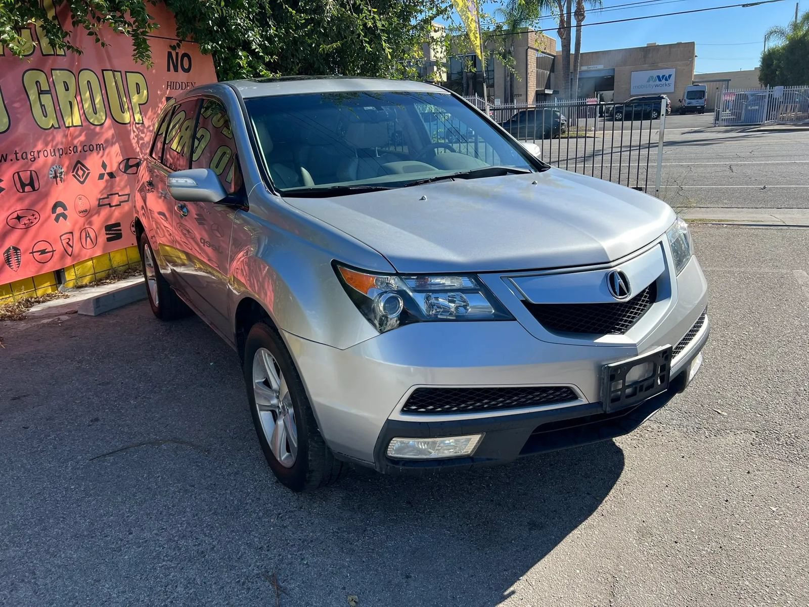 Used 2010 Acura MDX w/ Technology Package AWD/4WD image 4
