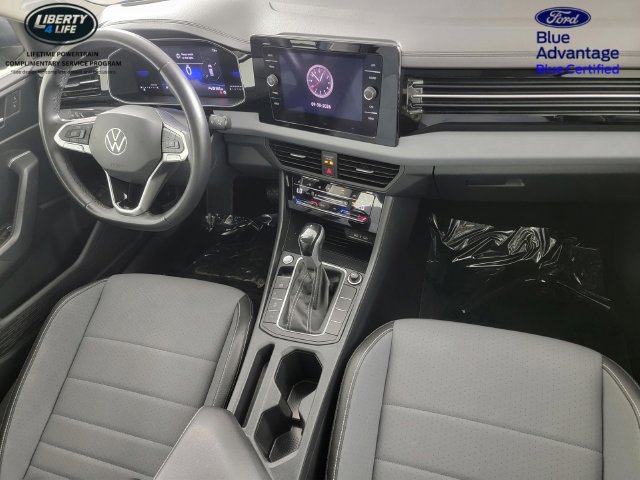 Used 2025 Volkswagen Jetta SE FWD image 35