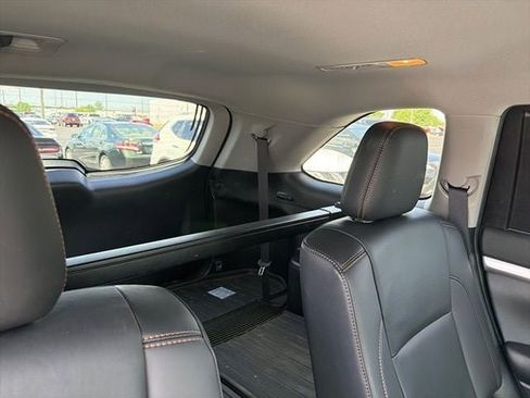 Used 2019 Toyota Highlander XLE AWD/4WD image 14