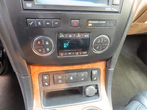 Used 2010 Buick Enclave CXL AWD/4WD image 28