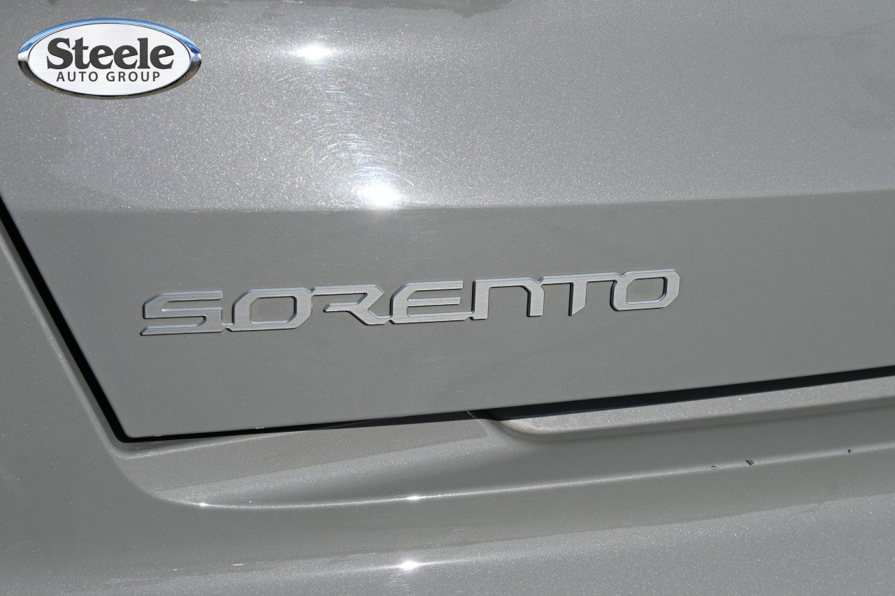 Used 2023 Kia Sorento EX w/ Panoramic Sunroof Package FWD image 23