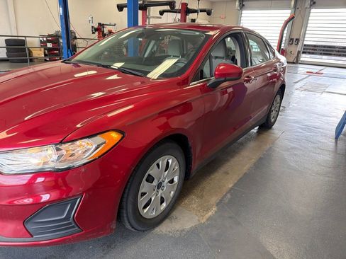 Certified 2020 Ford Fusion S FWD image 4