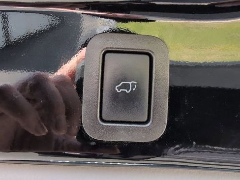 Used 2019 Toyota Highlander XLE w/ Protection Package #3 AWD/4WD image 34