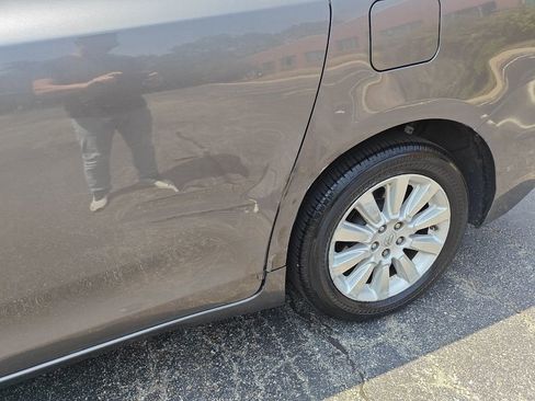 Used 2012 Toyota Sienna XLE image 22