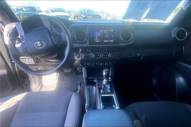 Used 2019 Toyota Tacoma TRD Sport w/ Technology Package AWD/4WD image 15