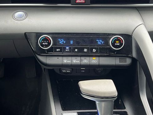 Certified 2023 Hyundai Elantra SEL image 31