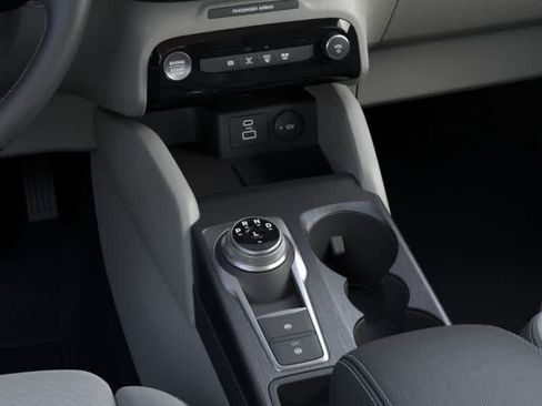 Used 2025 Ford Escape SE FWD image 30