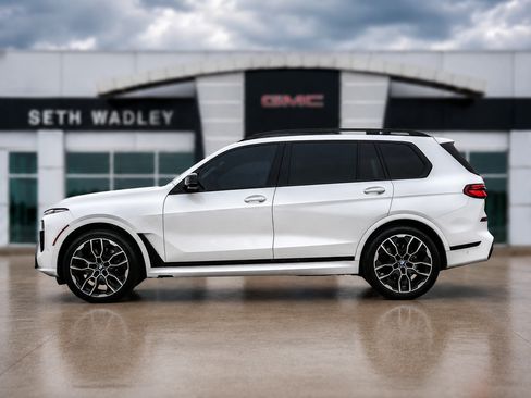 Used 2023 BMW X7 M60i w/ Executive Package AWD/4WD image 4