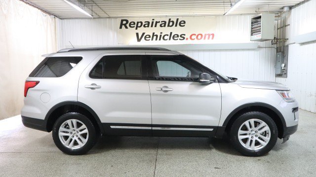 Used 2018 Ford Explorer XLT w/ Equipment Group 201A AWD/4WD image 4