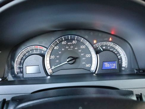 Used 2014 Toyota Camry SE w/ Moonroof Package FWD image 44