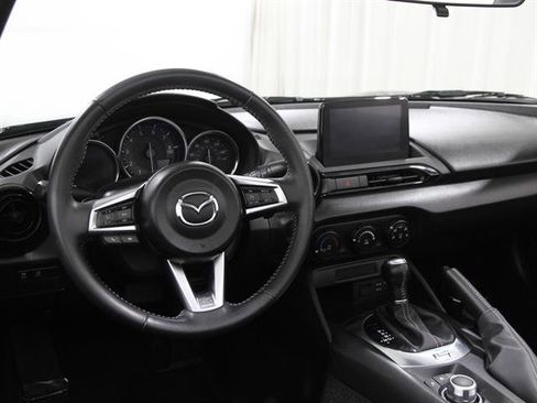 Certified 2021 MAZDA MX-5 Miata Sport image 9
