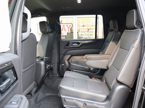 New 2025 GMC Yukon XL Elevation w/ LPO, Elevation Black Package image 27
