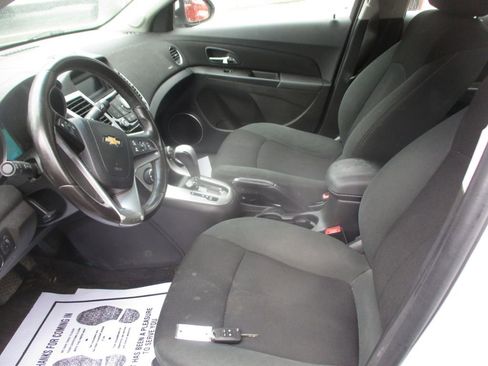 Used 2011 Chevrolet Cruze LT image 13