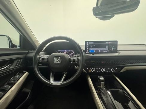 Used 2023 Honda Accord Touring image 37