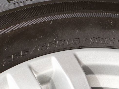 Used 2023 Ford Explorer XLT w/ Class IV Trailer Tow Package image 45