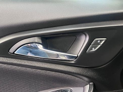 Used 2022 Chevrolet Malibu RS image 33