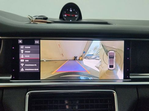 Used 2021 Porsche Panamera Base image 21