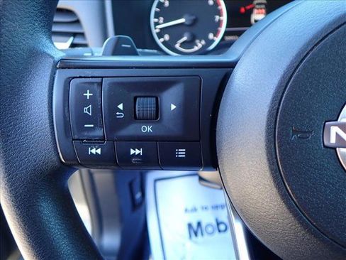 Used 2023 Nissan Rogue S image 13