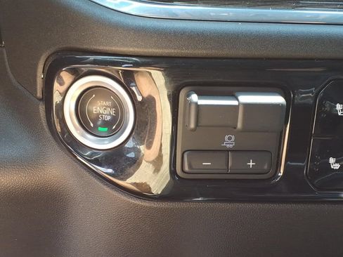 Used 2024 Chevrolet Silverado 2500 LT w/ Convenience Package AWD/4WD image 27