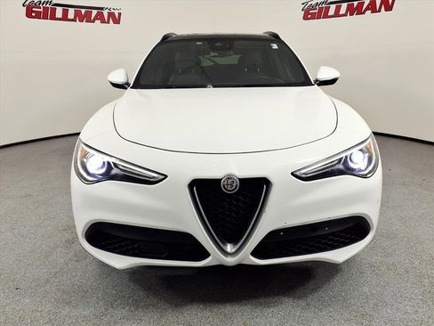Used 2018 Alfa Romeo Stelvio Ti Sport image 3