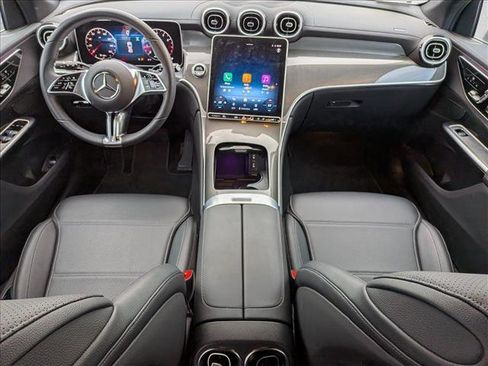 Certified 2025 Mercedes-Benz GLC 300 image 17