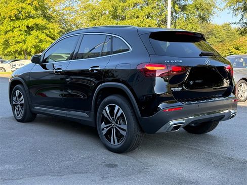 Certified 2025 Mercedes-Benz GLA 250 image 5