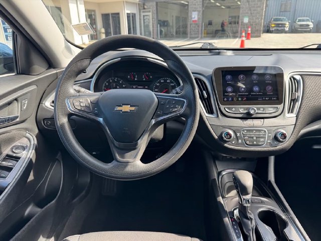 Used 2025 Chevrolet Malibu LT FWD image 13