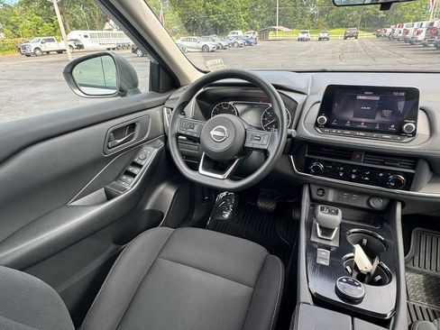 Used 2024 Nissan Rogue S AWD/4WD image 19