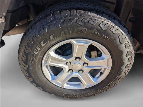 Used 2018 Jeep Wrangler Unlimited Sport S image 21