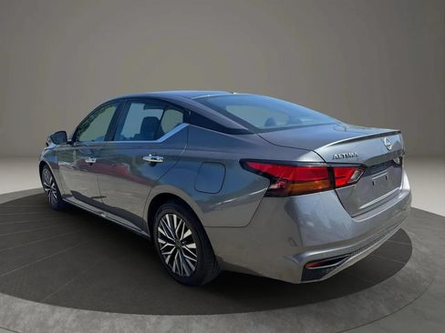 Used 2023 Nissan Altima 2.5 SV FWD image 6