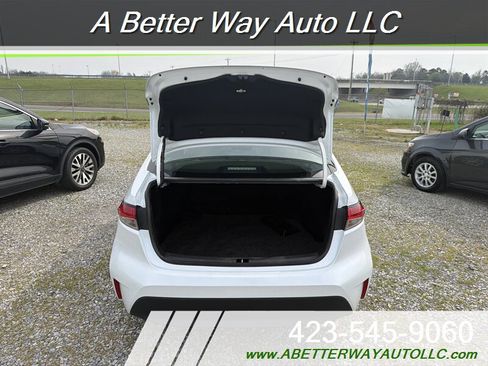 Used 2022 Toyota Corolla LE w/ Carpet Mat Package (TMS) FWD image 14