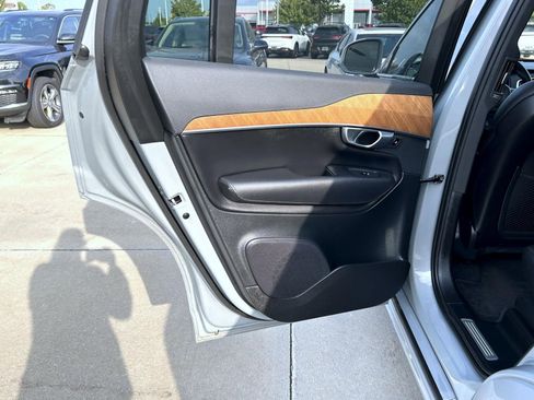 Used 2024 Volvo XC90 B6 Plus image 22