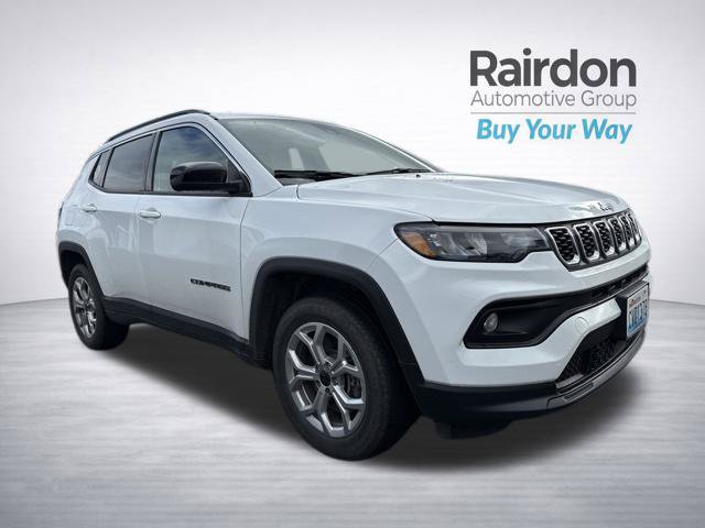 Used 2025 Jeep Compass Latitude AWD/4WD image 1