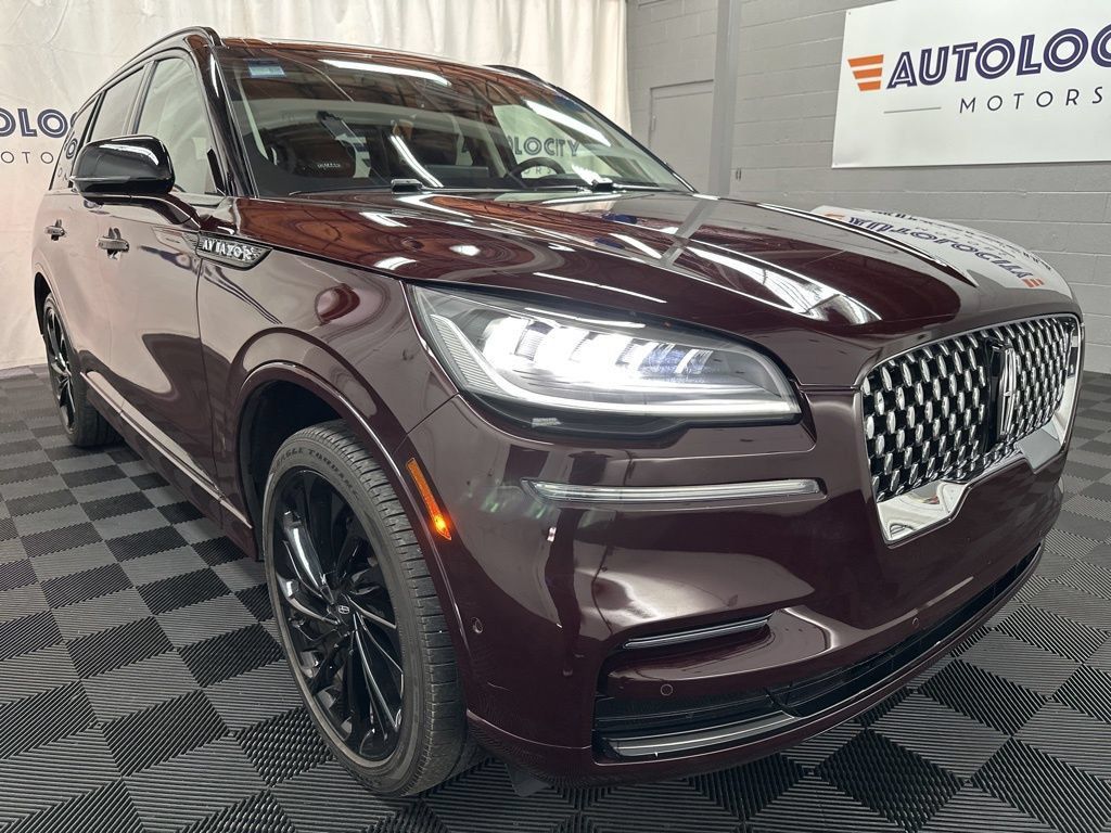 Used 2023 Lincoln Aviator Reserve w/ Equipment Group 201A AWD/4WD image 3