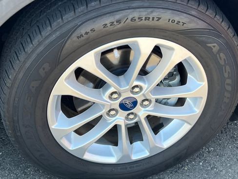 Used 2020 Ford Escape SE image 15