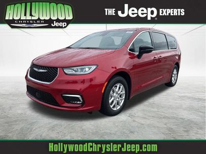 New 2026 Chrysler Pacifica Select