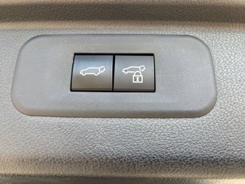 Used 2025 Toyota Grand Highlander FWD image 16