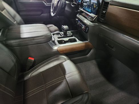 Used 2023 Chevrolet Silverado 1500 High Country w/ High Country Premium Package AWD/4WD image 26