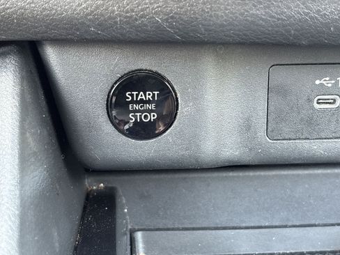 Certified 2024 Nissan Rogue SV AWD/4WD image 9
