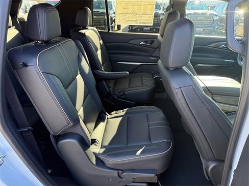 New 2026 Chevrolet Traverse High Country image 15