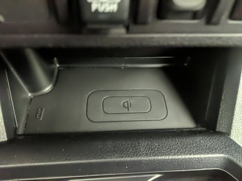 Used 2018 Toyota Tacoma TRD Off-Road image 18