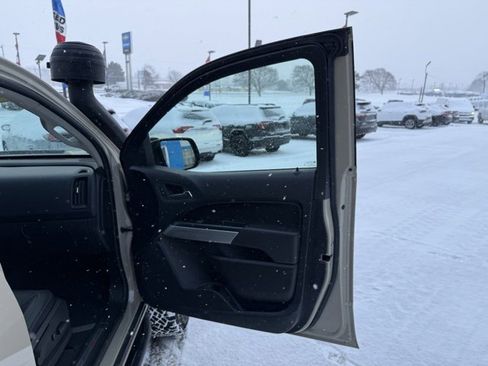 Used 2021 Chevrolet Colorado ZR2 w/ ZR2 Dusk Special Edition image 16