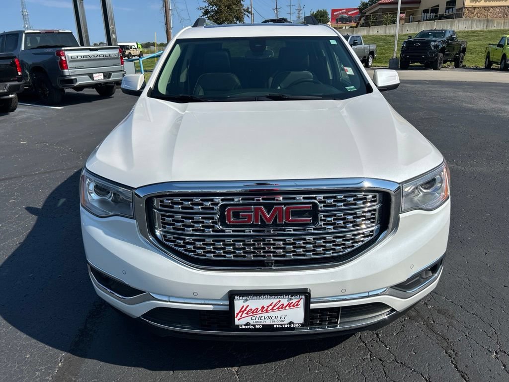 Used 2019 GMC Acadia Denali w/ Technology Package AWD/4WD image 2