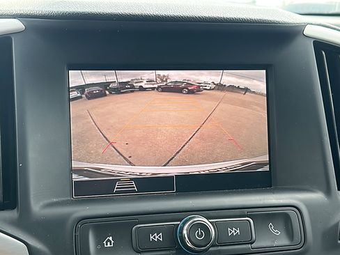 Used 2024 GMC Terrain SLE image 28