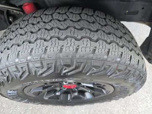 Used 2024 Toyota Tacoma TRD Pro AWD/4WD image 10
